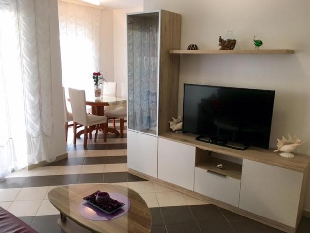 אומאג Apartment Mirella מראה חיצוני תמונה