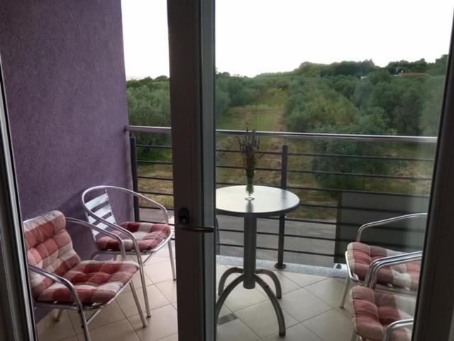 אומאג Apartment Mirella מראה חיצוני תמונה