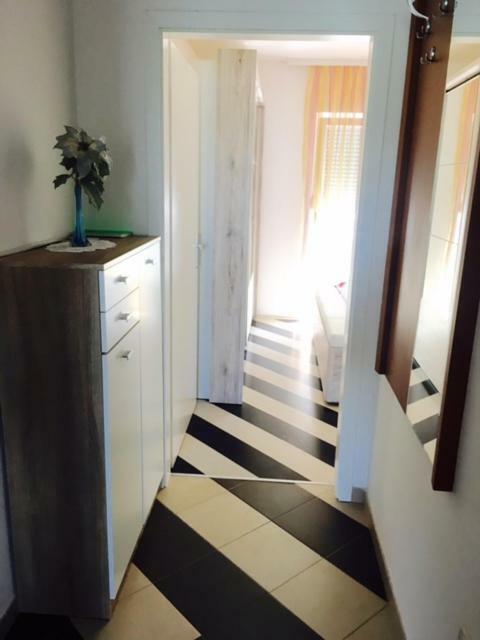 אומאג Apartment Mirella מראה חיצוני תמונה